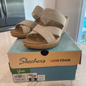 Skechers Luxe Foam “Cannon Dangle” wedge sandals - Size 8 - Vegan
